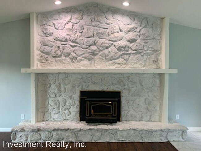 Building Photo - 3 br, 2 bath House - 1863 E Valley Water M...