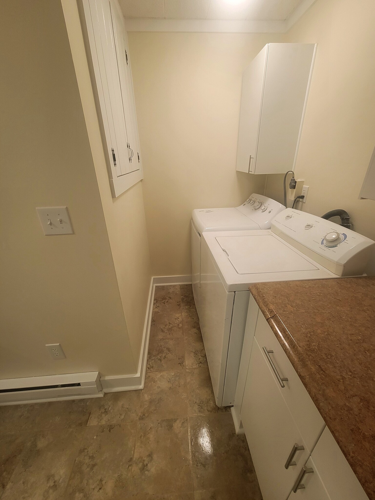 Building Photo - 706 Avenue K