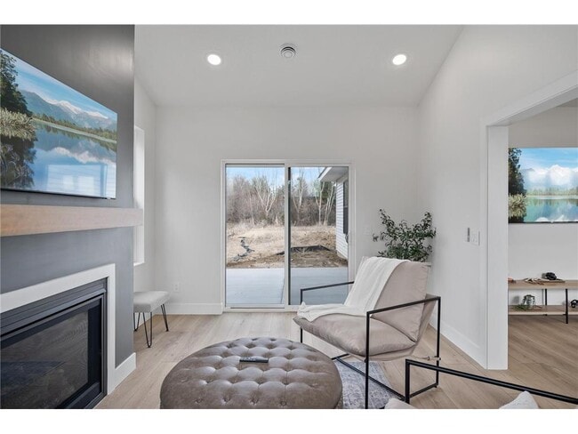 Building Photo - 9970 14th Cir NE