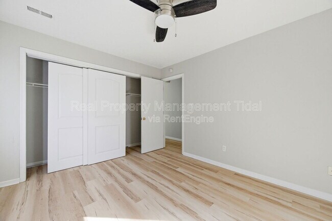 Building Photo - 302 Wells Ct