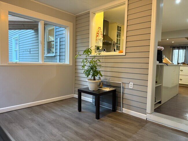 Building Photo - 39 Tina Cir