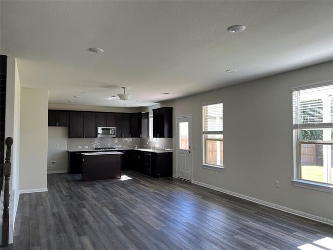Building Photo - 6817 Ellsworth Walk