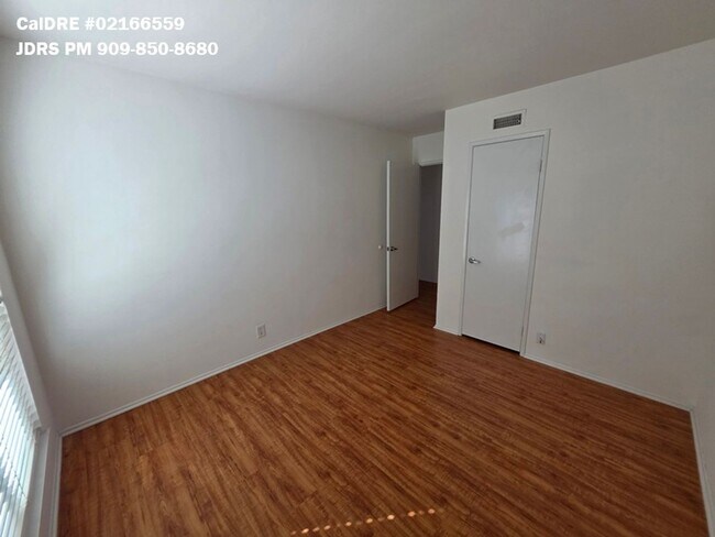 Building Photo - Irvine 3 Bedroom Home With Pool