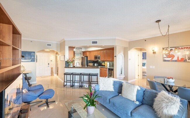 Building Photo - 3255 NE 184th St