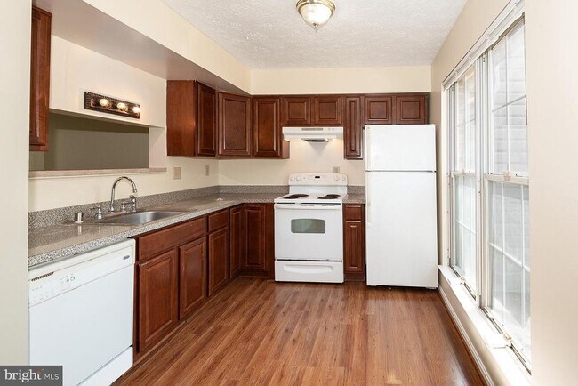 Building Photo - 2406 Rosecroft Ct