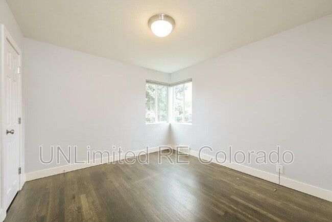 Building Photo - 1456 Elm St