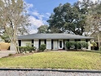 Building Photo - 4647 Loyola Dr