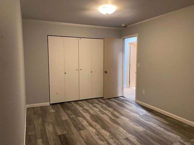 Building Photo - CLICK "REQUEST A TOUR" NOW!