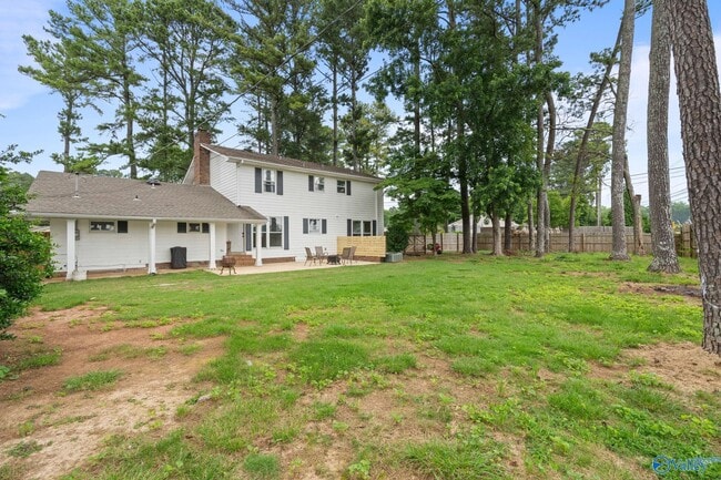 Building Photo - 101 Shady Ln