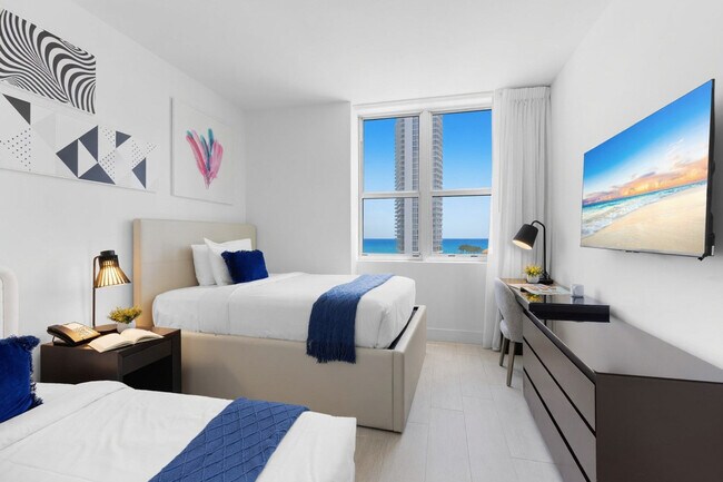Building Photo - 4010 S Ocean Dr