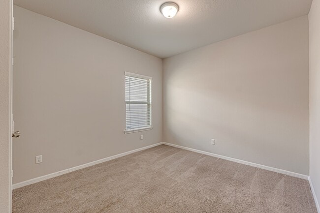Building Photo - 10314 Birch Peak Dr