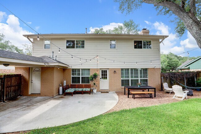 Building Photo - 12523 Briar Forest Dr