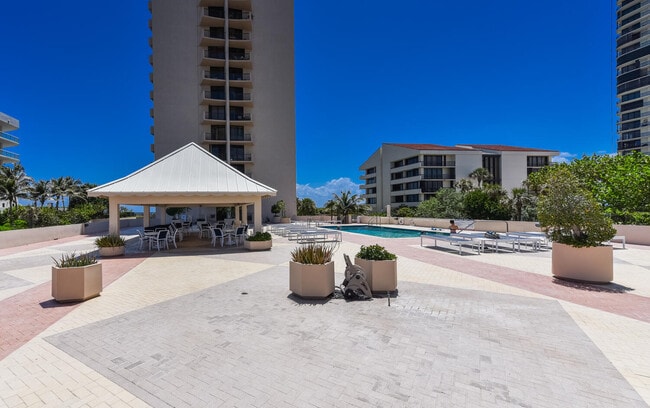 Building Photo - 4200 N Ocean Dr