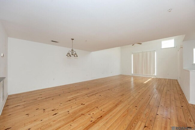 Building Photo - 1720 Nicholson Dr
