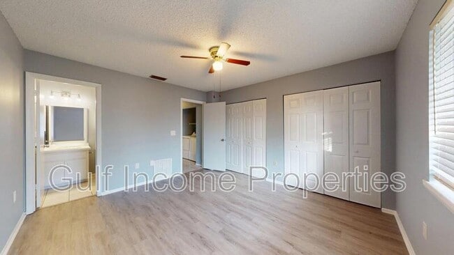 Building Photo - 709 45th St E