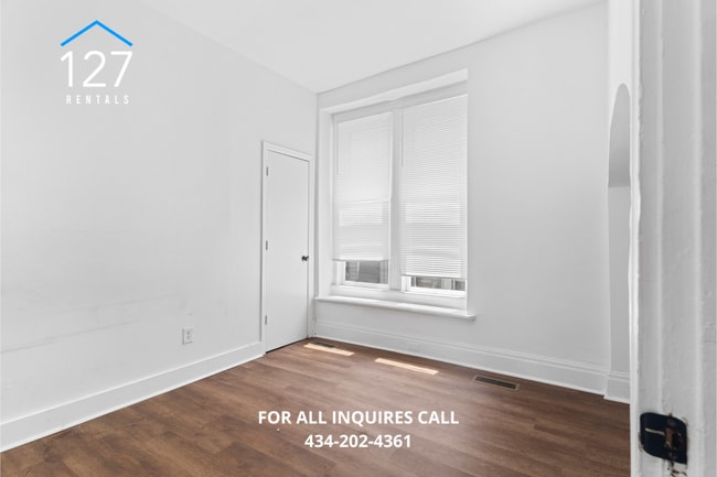 Building Photo - Spacious 3-Bedroom Apartment with Modern U...