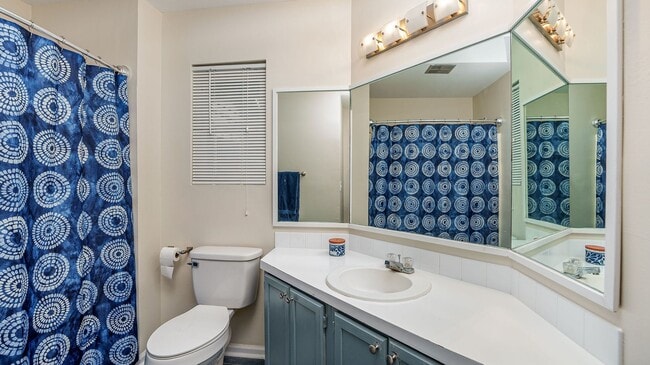 Building Photo - 3 bedroom 2 bathroom house in Chelsea Park...