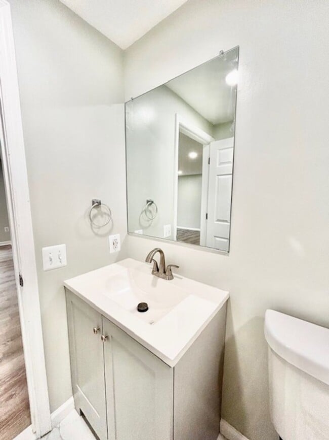 Building Photo - 60 Whitechurch Ct
