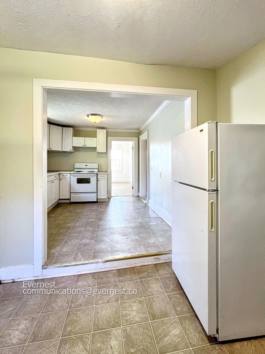 Building Photo - 1304 Joseph Ave