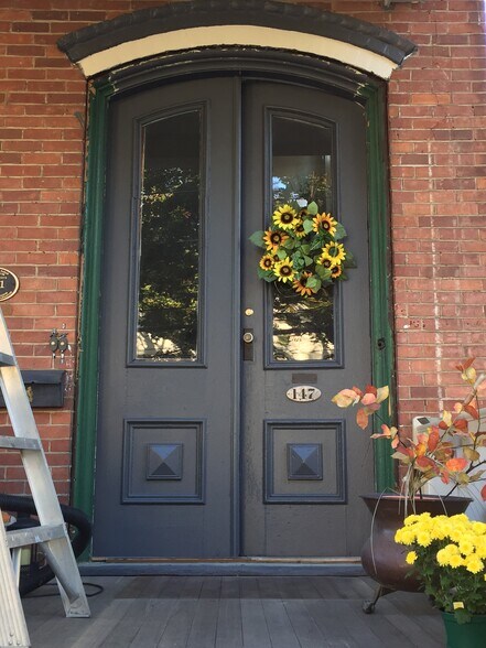 Building Photo - 147 Woodlawn Ave