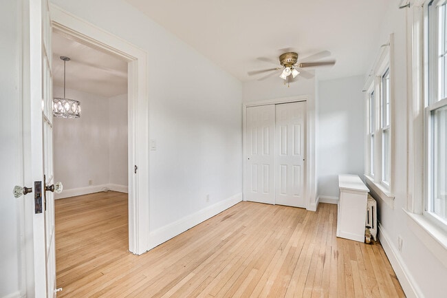 Building Photo - 364 Brightwood Ave