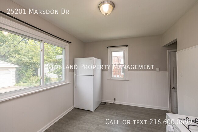 Building Photo - 25201 Marsdon Dr