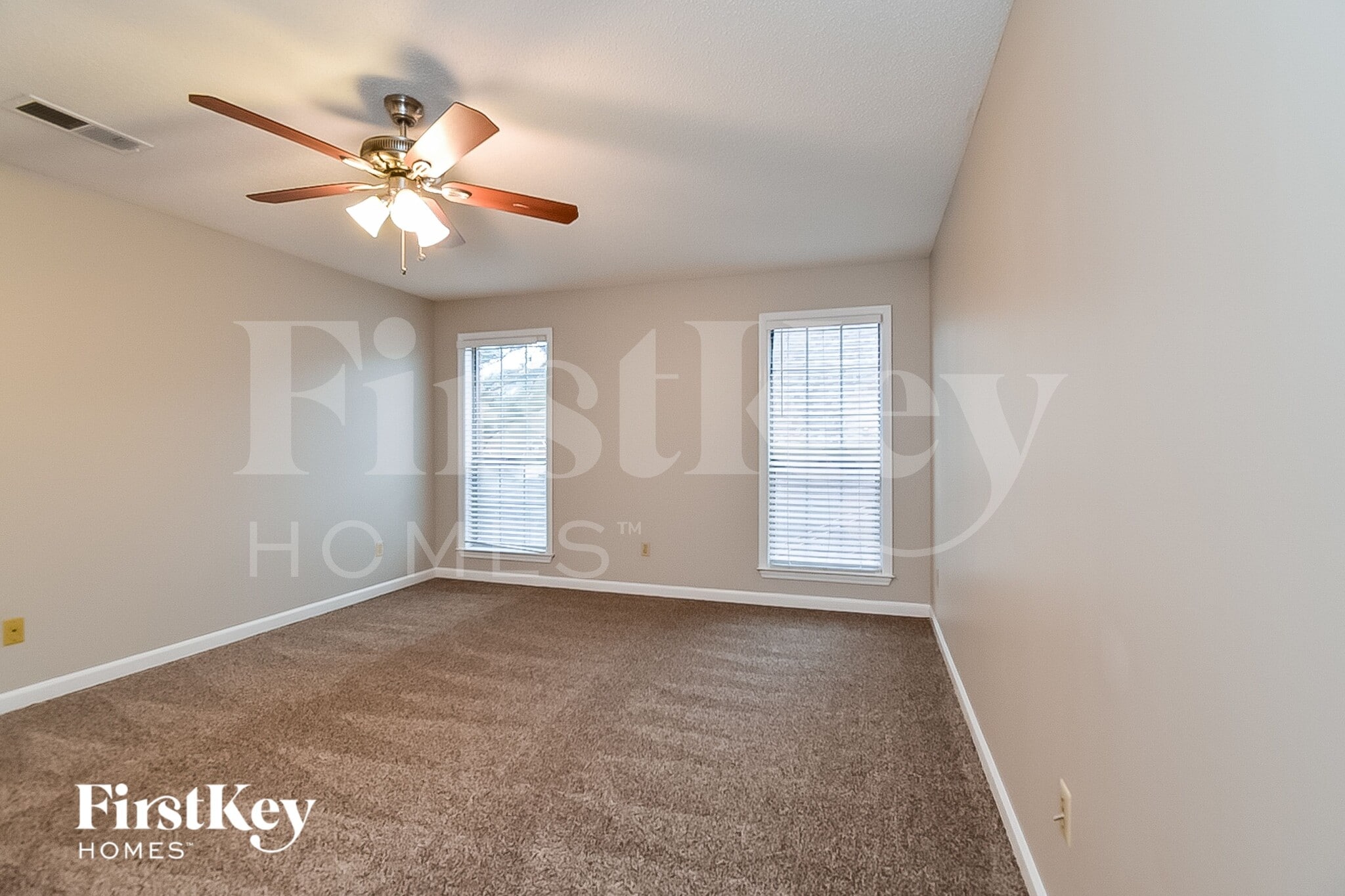 Building Photo - 6464 Evergreen Dr