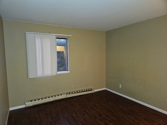 Building Photo - 737 Lippert Ln