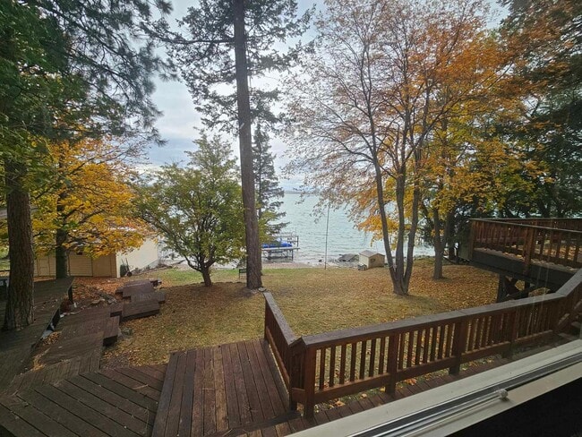 Building Photo - Lake front on Kings Point-Winter Rental On...
