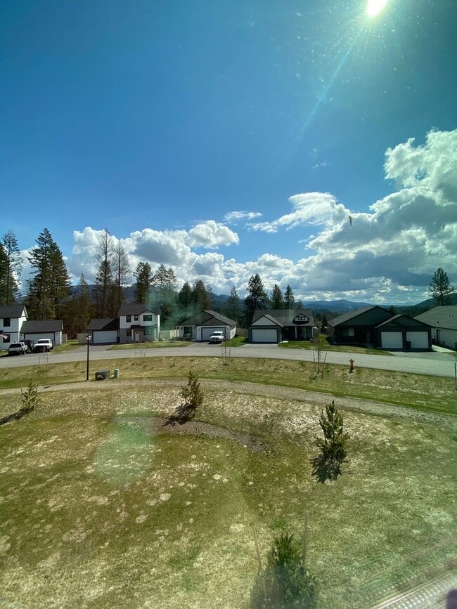 Building Photo - New Townhome in Priest River