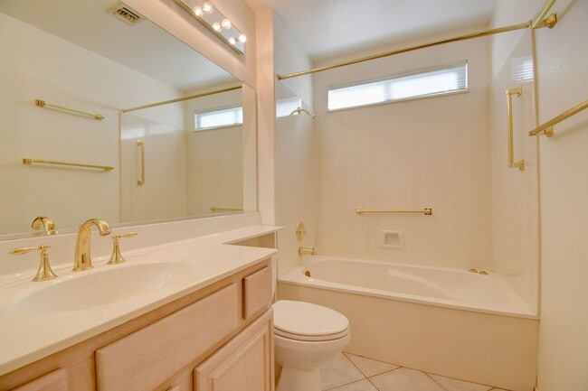 Building Photo - 2433 Sunup Dr