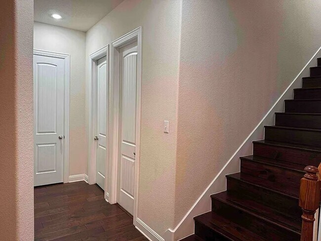 Building Photo - Walsh Trails Beautiful Home