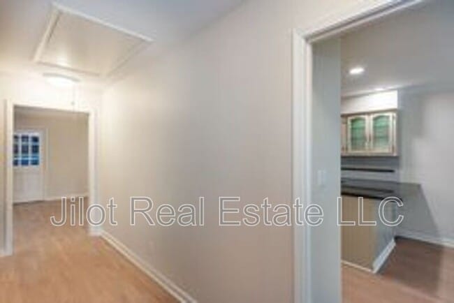 Building Photo - 1647 Executive Park Ln NE