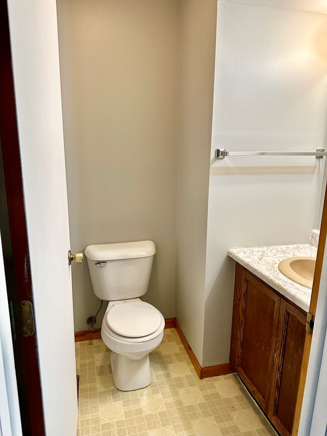 Building Photo - 2505 Dahle St