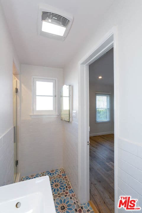 Building Photo - 994 Stearns Dr