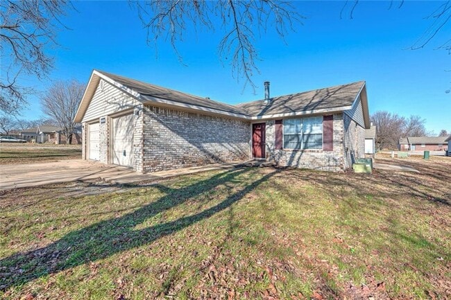 Building Photo - 4518 W Franciscan Trail