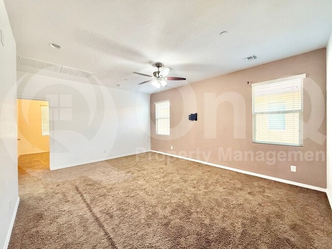 Building Photo - 9218 W Meadow Dr