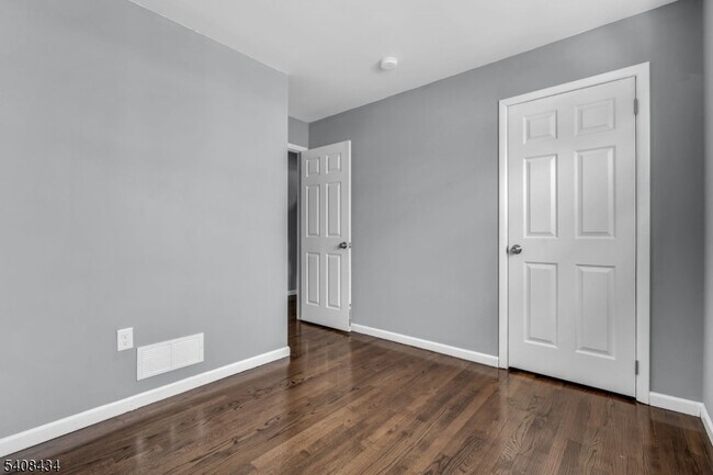 Building Photo - 417 Highland Pl