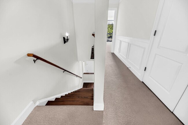 Building Photo - Whitney Lakes End Unit Townhome on Johns Island