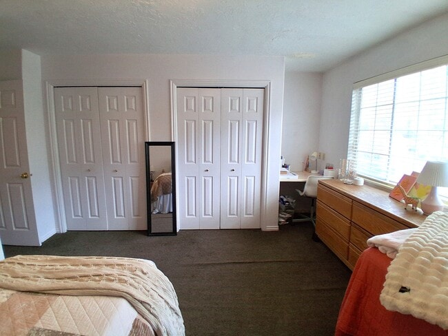 Building Photo - 588 N 500 E