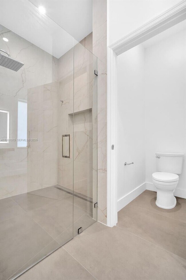 Building Photo - 19381 Stonebrook St