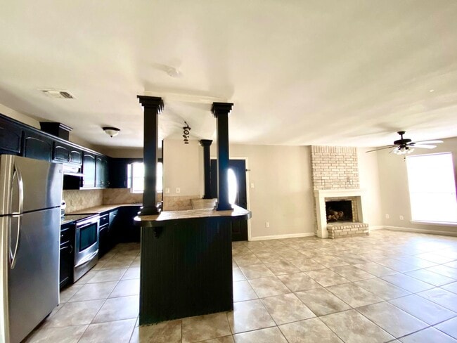 Building Photo - 110 Mariposa Dr