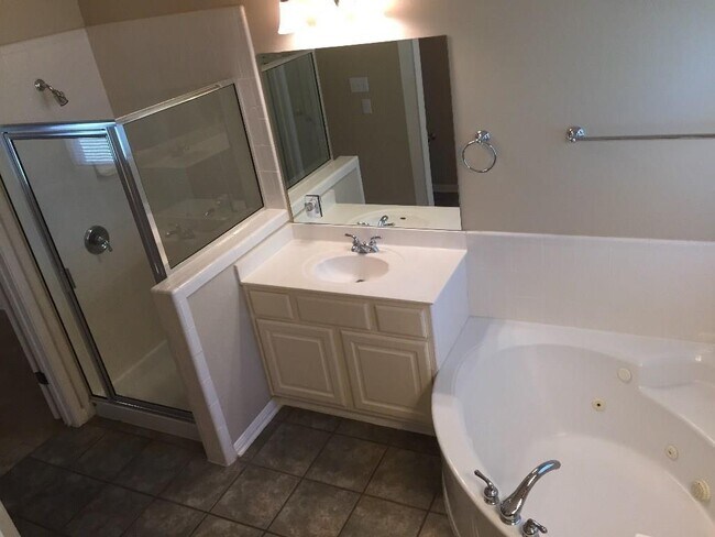 Building Photo - 1702 Buttercup Creek Blvd