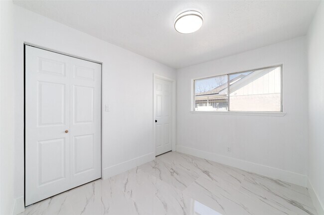 Building Photo - 13330 Agarita Ln