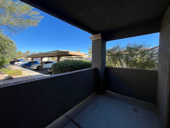 Building Photo - 555 E Silverado Ranch Blvd