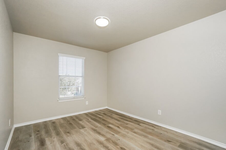 Building Photo - 11118 Geneva Ford