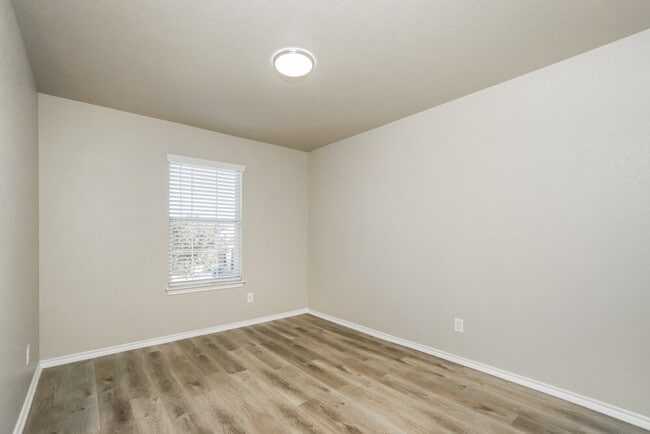 Building Photo - 11118 Geneva Ford