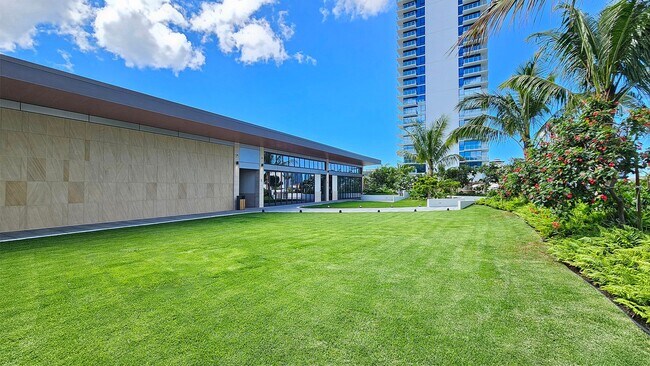 Building Photo - Brand New Condo on Keeaumoku - 1 BR/1 BA/1...