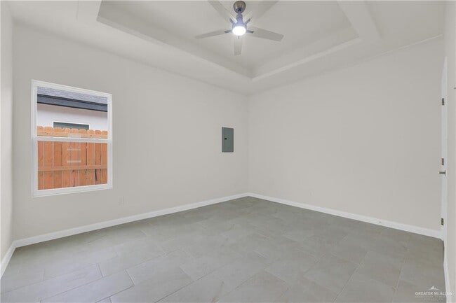 Building Photo - 18 E 24th St