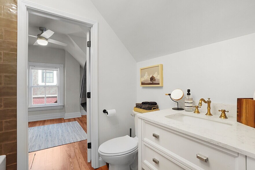 Building Photo - 1015 N 5th St